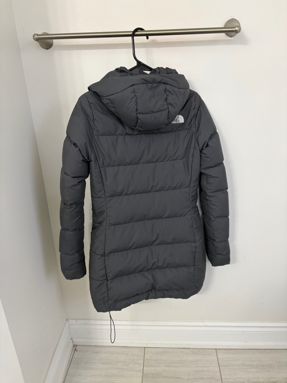 The North Face Women's Charcoal Hooded Puffer Coat - Picture 6 of 6